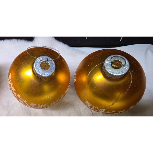 Vintage MCM Shiny Brite Gold and White Mica Stenciled Christmas Ornaments - Picture 7 of 7